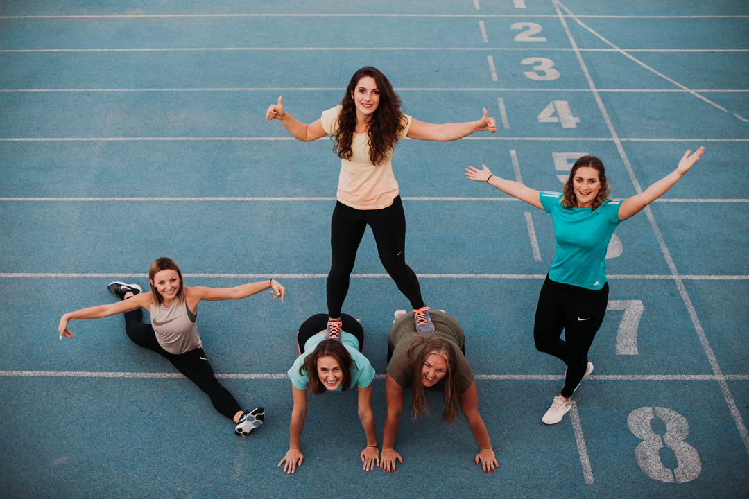 sesja panieńska na boisku AWF
