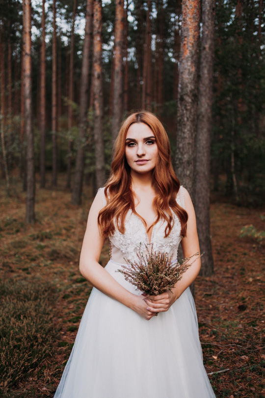 sesja ślubna w lesie portret panny młodej